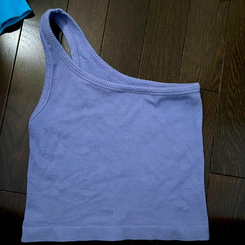Purple one shoulder stretch crop s/m